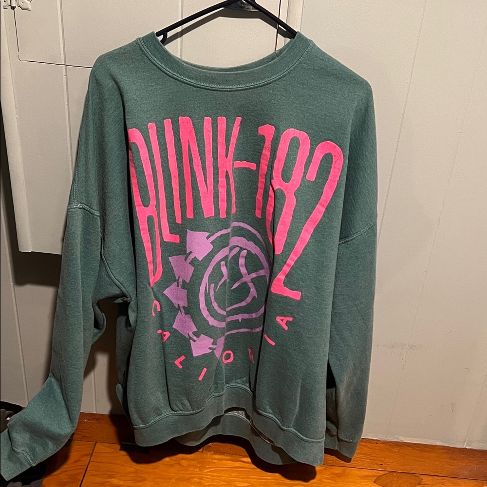 Womens blink 182 sweatshirt size l/xl